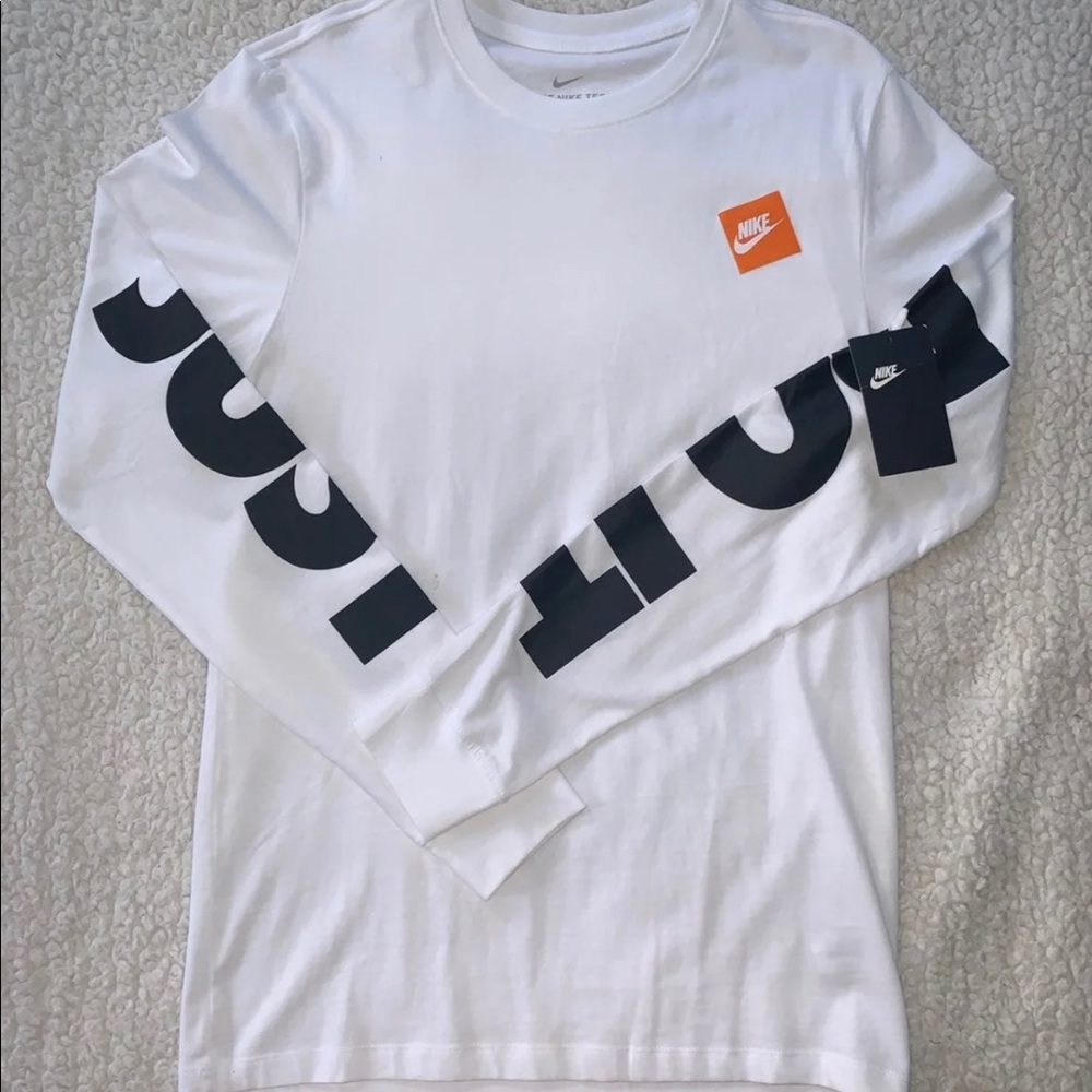 SOLD! Nike Men’s shirt